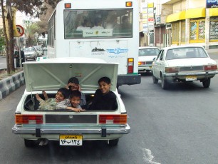 Iran-ihmisia-01